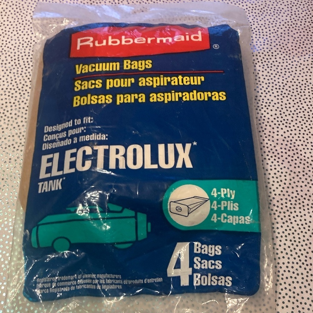 Rubbermaid vacuum bags Electrolux tank 4 bags new